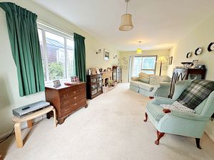 Lounge- click for photo gallery